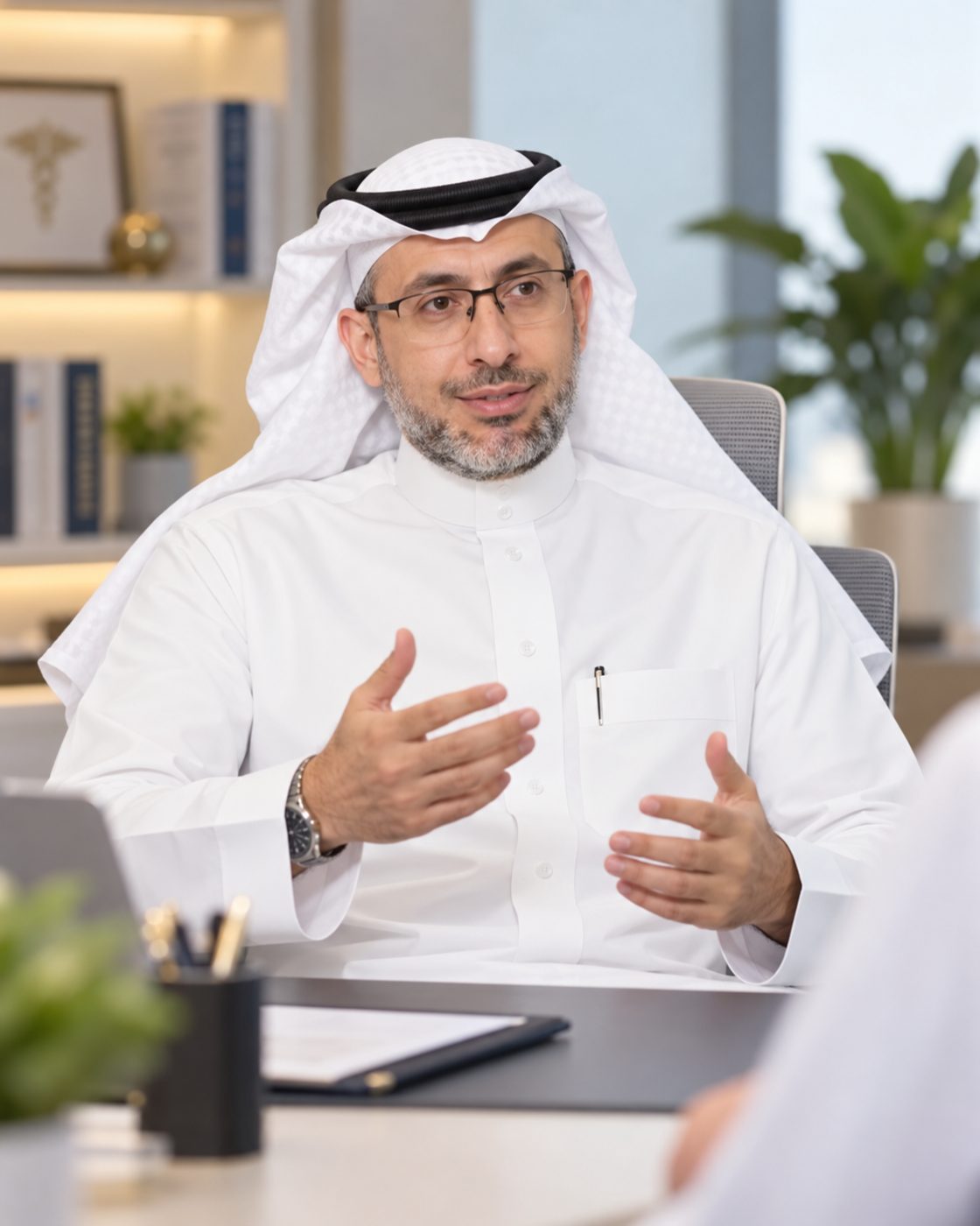 د. سعود عبدالرحمن العمر في جلسة استشارية